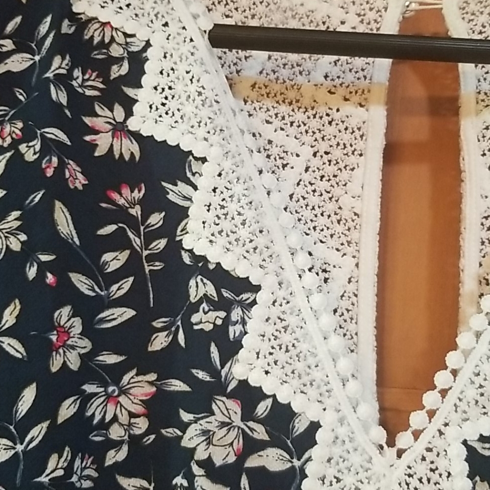 Romper - Picture 2 of 8